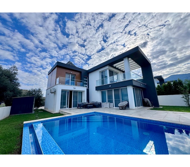 Satılık Villa - Ozanköy, Girne, Kuzey Kıbrıs Ozanköy’de Satılık Lüks Akıllı Villa!