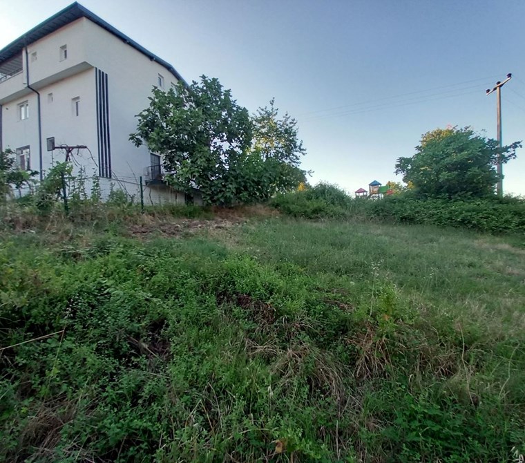 GÖLCÜK'TE ULAŞIMI KOLAY 501 M² KÖŞEBAŞI ARSA