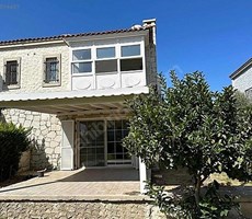 İzmir Çeşme Alaçatı Havuzlu Site İçinde Satılık Taş Ev Villa