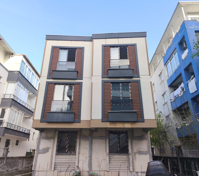 EMLAK72'DEN MERKEZİ KONUMDA SATILIK 1+1 DAİRE