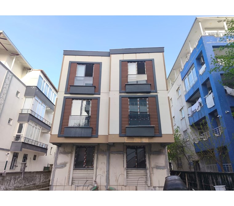 EMLAK72'DEN MERKEZİ KONUMDA SATILIK 1+1 DAİRE