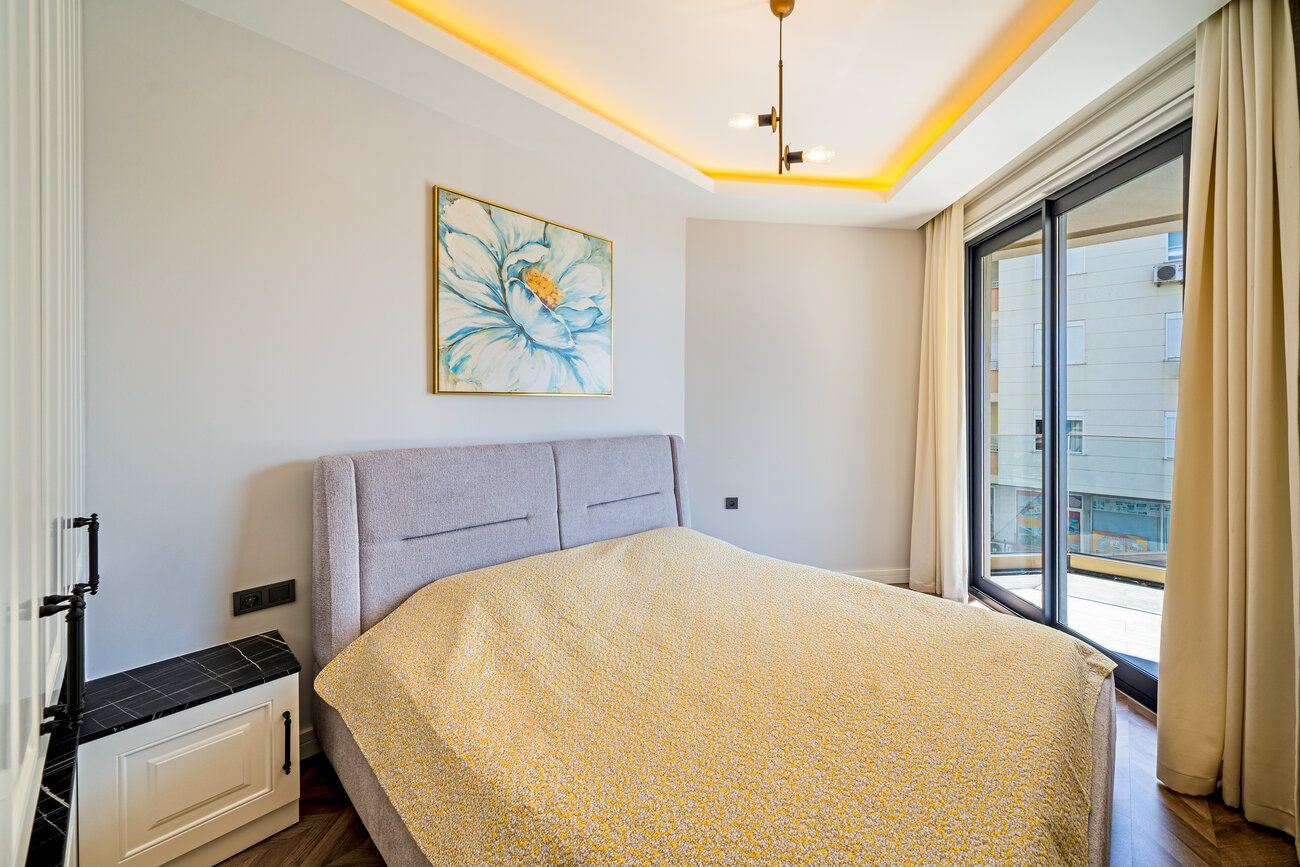 FULLY FURNISHED 3+1 SEAFRONT APARTMENT FOR SALE WITH SEA VIEW IN ALANYA CENTER