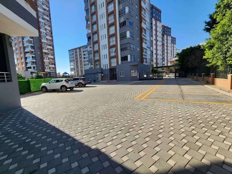 ESRA AKKAYADAN SOSYAL DONATILI SİTEİÇERİSİNDE 3+1 SATILIK DAİRE