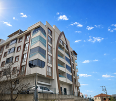 İZMİT TURGUT MAHALLESİ'NDE TERASLI VADİ MANZARALI 115 M² ÇATI DUBLEKS