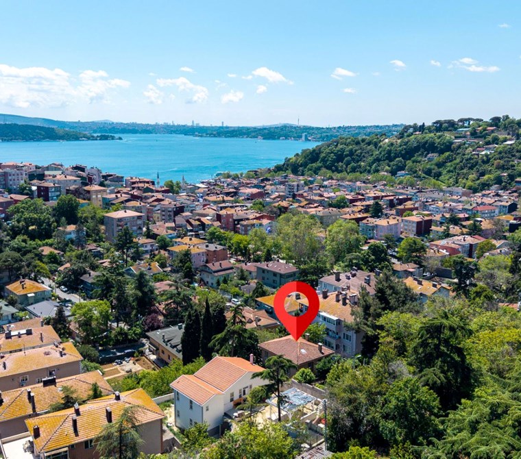 Sarıyer'de içinde 1 VİLLA ve 6 DAİRELİ BİNA bulunan 1361 m2 ARSA