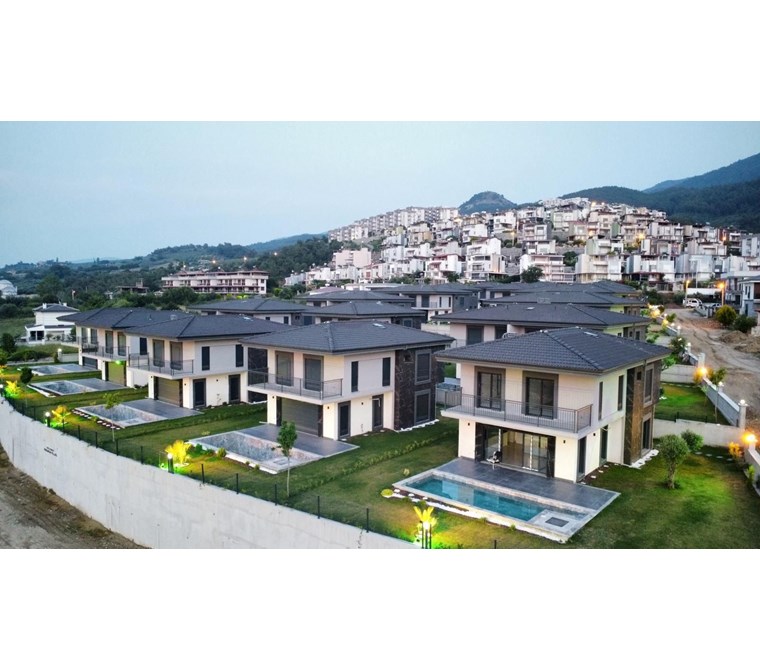 REALTY WORLD EFES'TEN GÜZELÇAMLIDA SİTE İÇERİSİNDE 4+1 DUBLEKS