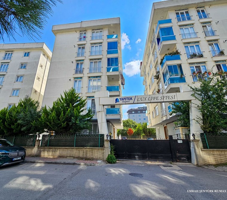 SULTANBEYLİ ADİL MAHALLESİ LUX LIFE SİTESİNDE KİRALIK 2+1