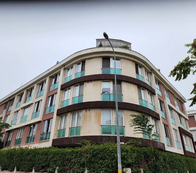 Satılık 1+1 Daire 45 m2 net Site Özelikli Havuzlu Kapalı Otopark