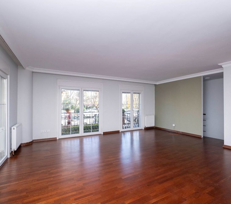 YOĞURTÇU PARKI KARŞISINDA TERS DUBLEKS KİRALIK 3+1 DAİRE