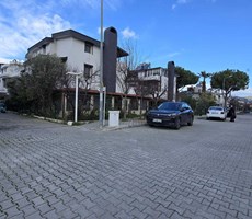 Kuşadası Karaova Mevkiinde Yenilenmiş Satılık 5+1 Bakımlı Yazlık