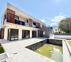 Çatalköyde doğa kolejı , şah market e yakın konumda 4 odalı modern satılık özel havuzlu villalalar!