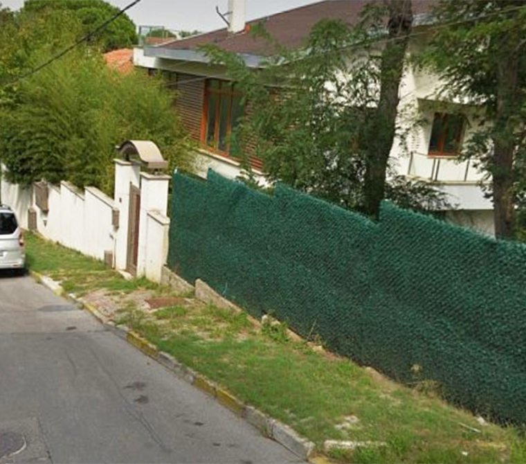 Beykoz Kanlıca Boş Satılık Tam Müstakil 4 Katlı Büyük Arsalı Satılık Villa