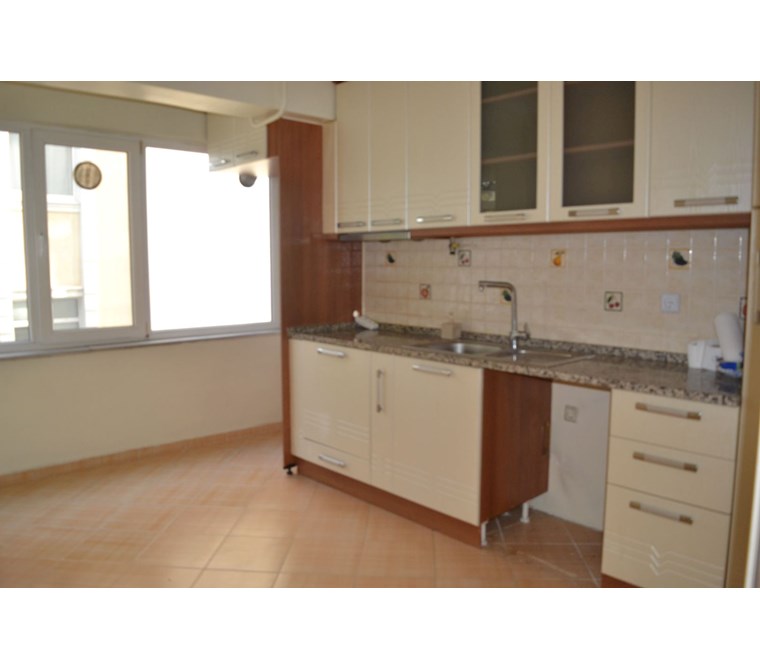 Lüleburgaz İstasyon Caddesinde Kiralık 3+1 Daire