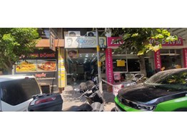 EMLAK UZMANI'NDAN ZEYTİNBURNU YENİDOĞAN MAHALLESİ'NDE CADDE ÜZERİ SATILIK DÜKKAN