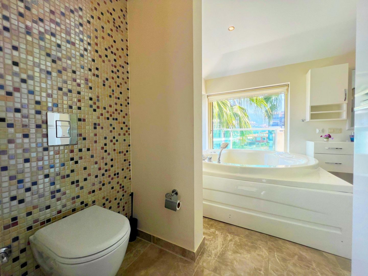 ALANYA KARGICAKTA MANZARALI YERDEN ISITMALI FERAH 4+1 ÇATI DUBLEKSİ DAİRE