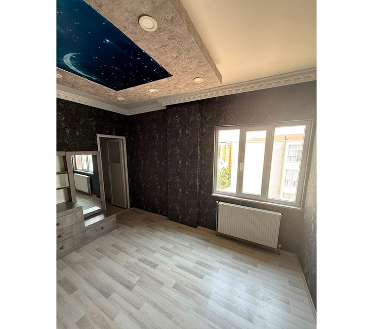 EMLAK 72 DEN; YAŞAM HASTANESİ ARKA SOKAĞINDA,HAMİDİLER CADDESİ ÜZERİNDE SATILIK 3+1 DAİRE