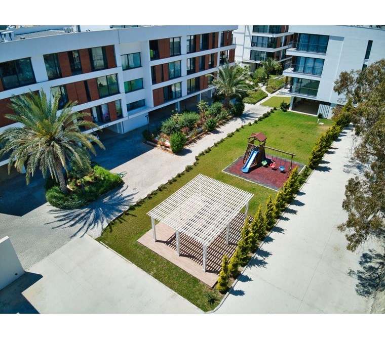 KIBRIS LEFKOŞA HAMİTKÖY'DE SATILIK 3+1 GENİŞ 133 m2, SİTE İÇİNDE,OYUN PARKI,1000m2 BAHÇE,JENERATÖRLÜ