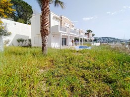 GÜMÜŞLÜKTE DENİZE SIFIR SİTEDE DENİZ MANZARALI MÜSTAKİL 4+1VİLLA