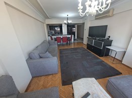 ÜÇKUYULAR CADDE UZERİ ÇİFT CEPHELİ ASANSÖRLÜ EŞYALI KIRALIK