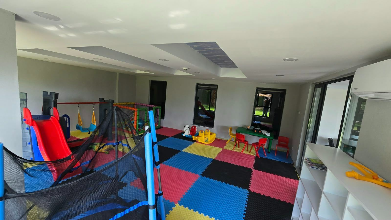 ALANYA MAHMUTLARDA DENİZ MANZARALI MUHTEŞEM KOMPLEKSTE 1+1 DAİRE