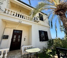 Büyüleyici Bellapais’in Eşiğinde, Zamansız Zarafetle Yenilenmiş Ev!!!