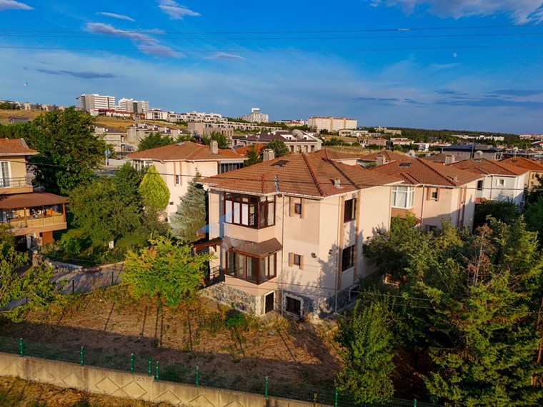 Tekirdağ Süleymanpaşa'da NKÜ yakını Site İçinde Satılık Müstakil Villa