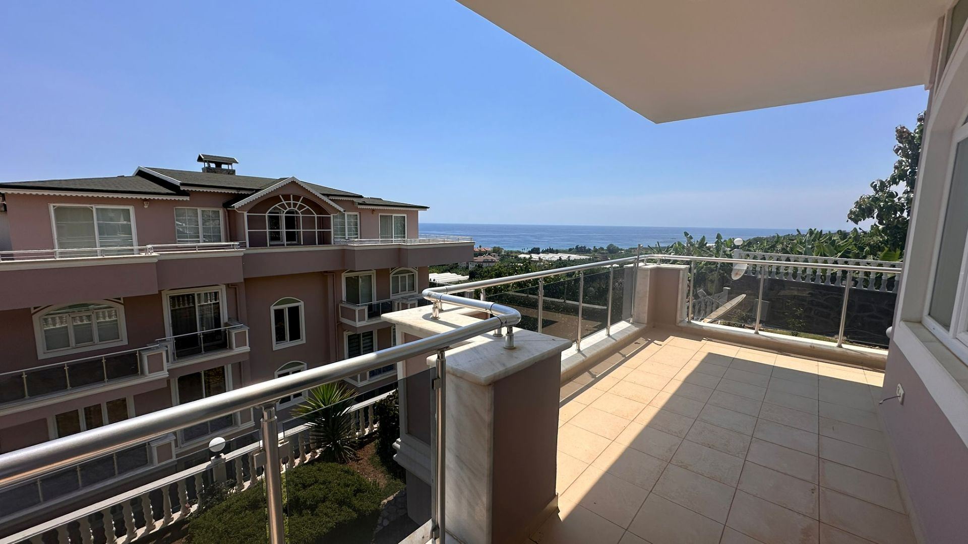 ALANYA DEMİRTAŞTA DENİZ MANZARALI FULL EŞYALI 3+1 SATILIK DAİRE