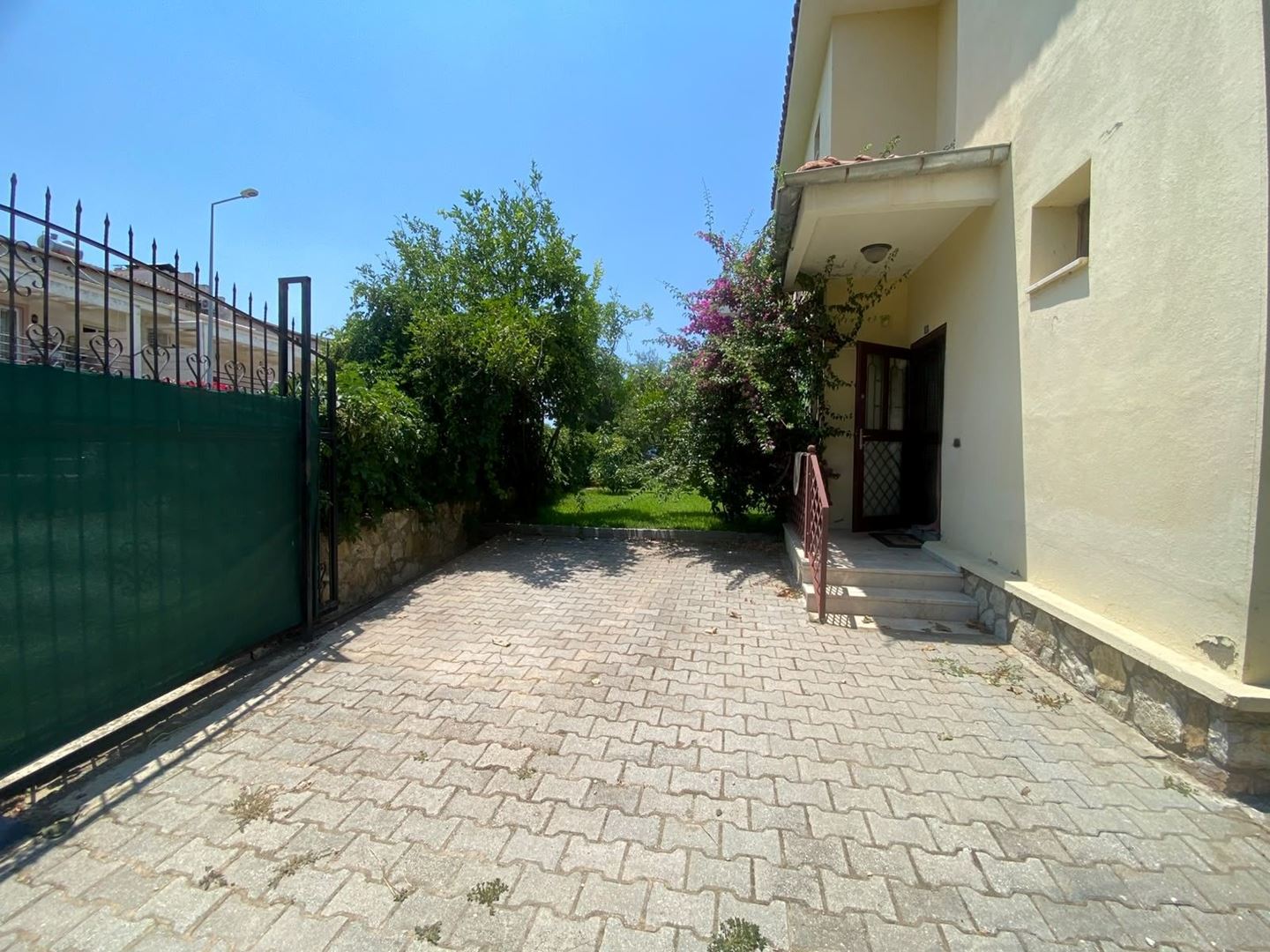 Property-photo