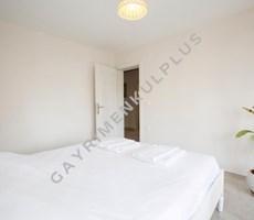 GAYRİMENKULPLUS/URLA İSKELE DE FULL EŞYALI TERASLI KİRALIK 2+1