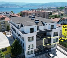 İZMİT PLAJYOLUNDA 3+1 YÜKSEK TAVAN YERDEN ISITMALI SATILIK ARAKAT DAİRE