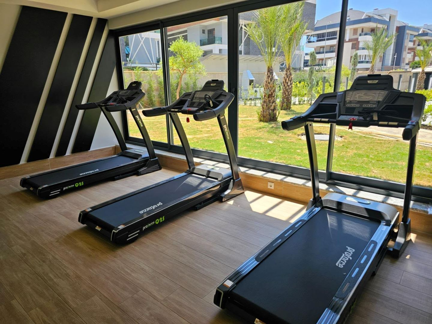 ALANYA OBA’DA HAVUZ MANZARALI FULL EŞYALI 1+1 DAİRE