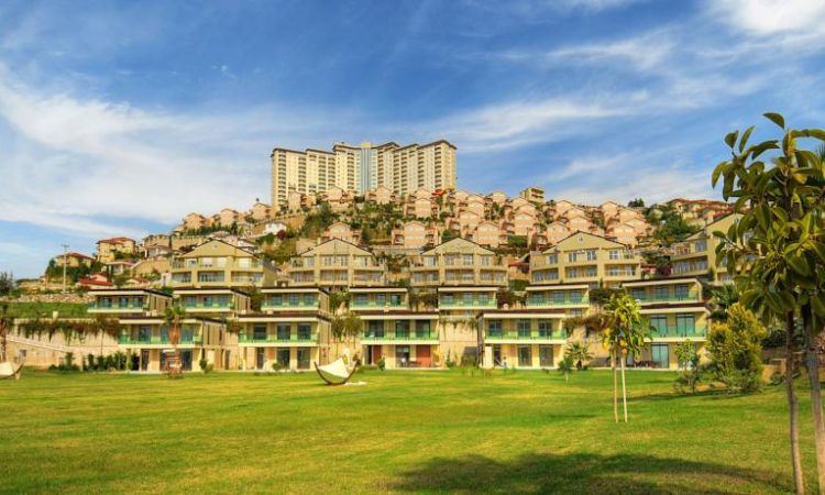 SEA-VIEW 3+1 GARDEN-FLOOR APARTMENT FOR SALE IN ALANYA KARGICAK