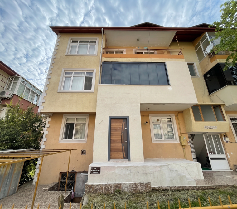 Körfez Fatih Mah.’de Geniş 3+1 | Giriş Kat Konforu | Aileye Uygun Kaçırılmayacak Fırsat