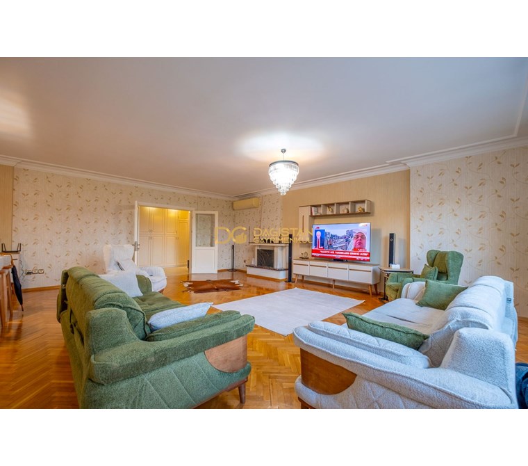 FLORYA ŞENLİKKÖY 'DE 4+1 SATILIK DAİRE 1.KAT K.OTOPARKLI