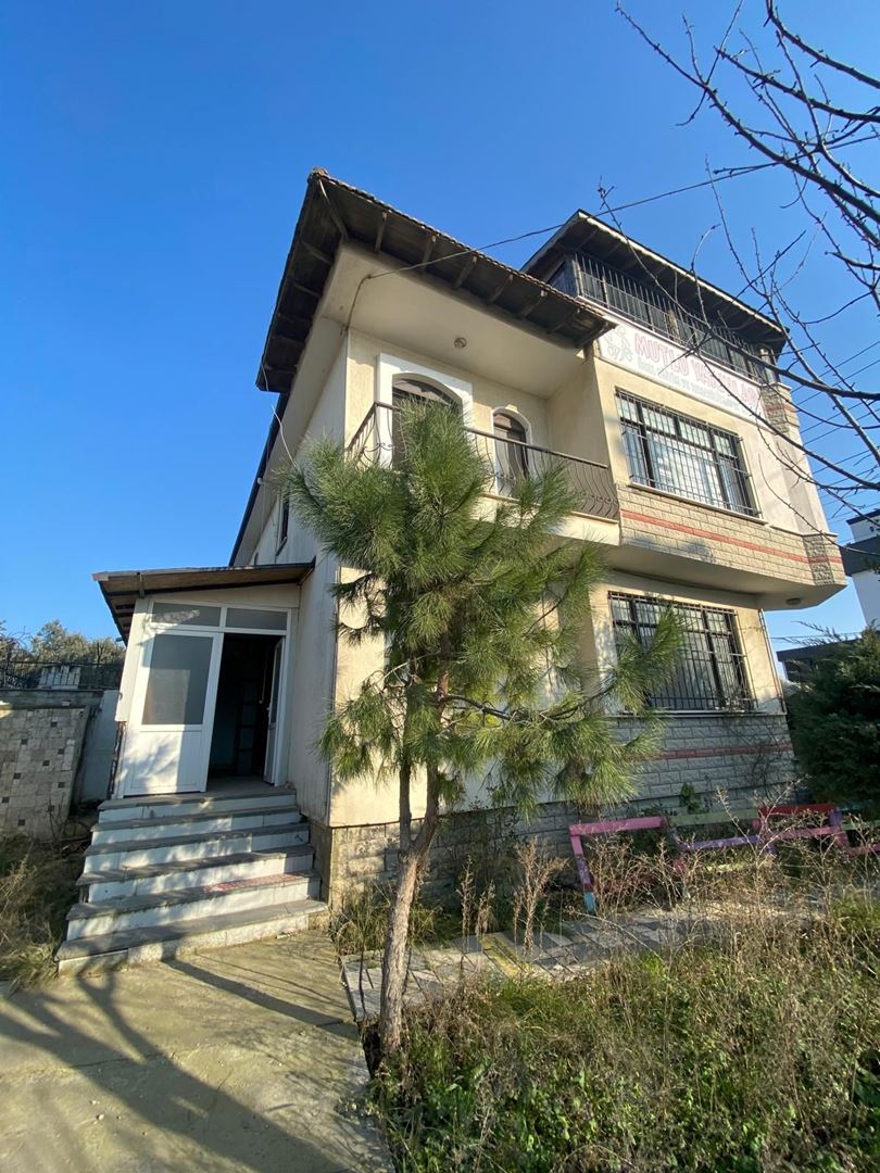 ŞENER GYD'DEN TRİPLKEKS VİLLA
