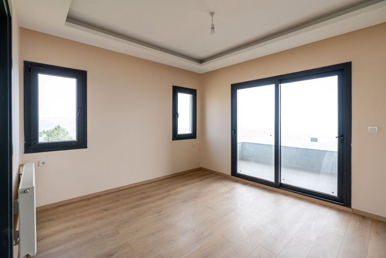 ESRA AKKAYA'DAN ÇAMLIYAYLA ZEVZEK TEPESİNİN ZİRVESİNDE PANORAMİK MANZARALI 4+1 SATILIK VİLLA