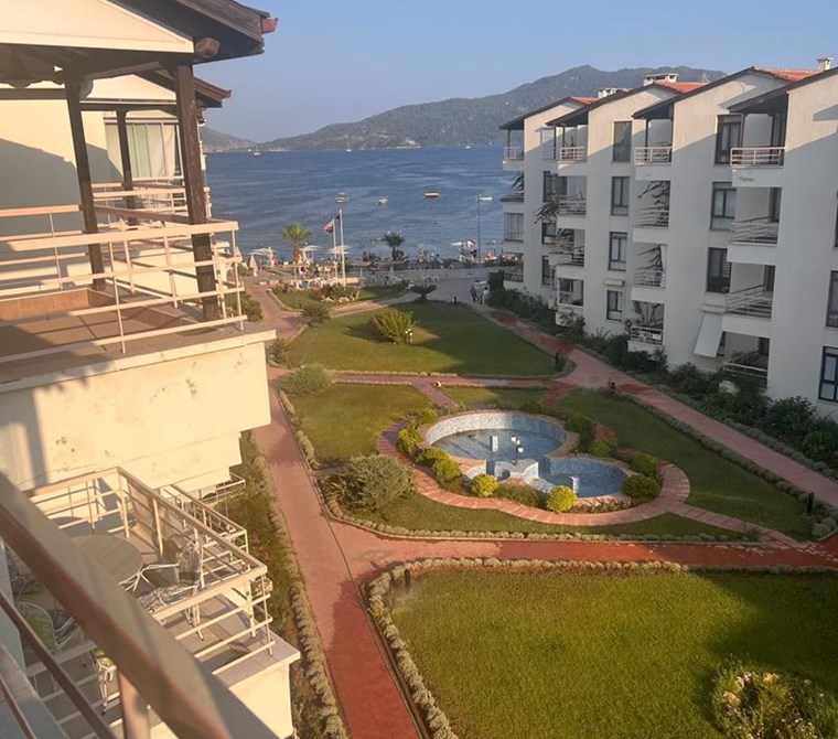 MÜJGAN EMLAKTAN MARMARİS SİTELER'DE DENİZE SIFIR SATILIK DAİRE