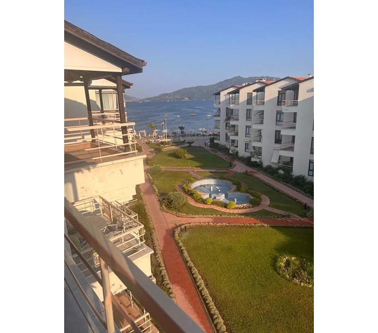 MÜJGAN EMLAKTAN MARMARİS SİTELER'DE DENİZE SIFIR SATILIK DAİRE