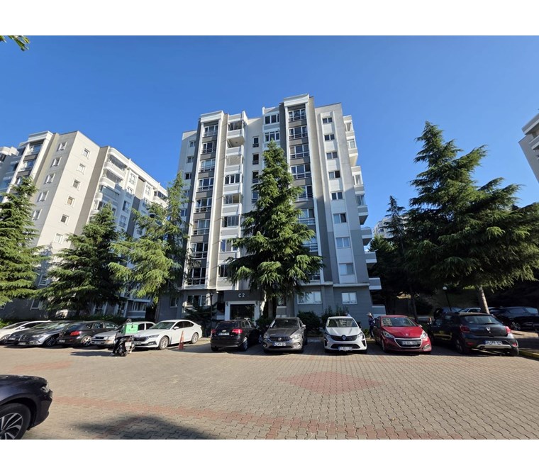 İzmit Erenler Cedit Sitesi'nde 2+1 Ara Kat 105m² Kiralık Daire