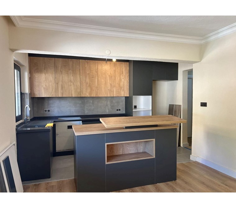 MÜJGAN EMLAK'TAN MARMARİS MERKEZDE DENİZE YAKIN SATILIK FIRSAT DAİRE