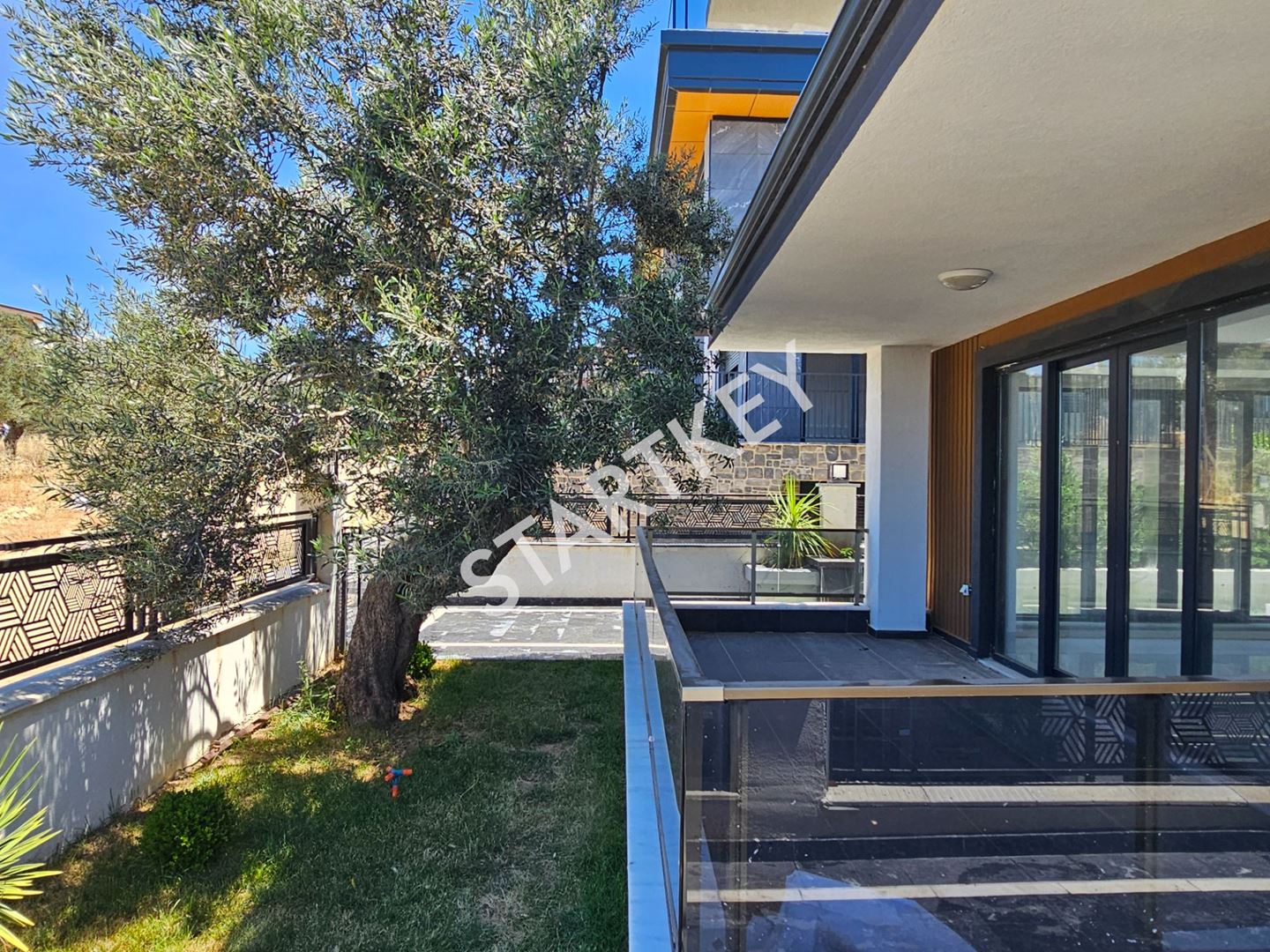 Property-photo
