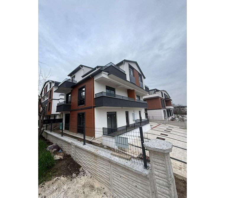 YENİKÖY MERKEZDE SIFIR 3+1 DUBLEKS | YERDEN ISITMA | ÖNÜ AÇIK