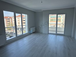 100. YIL EKREM TANTI CADDESİNDE 2+1 KİRALIK SIFIR DAİRE