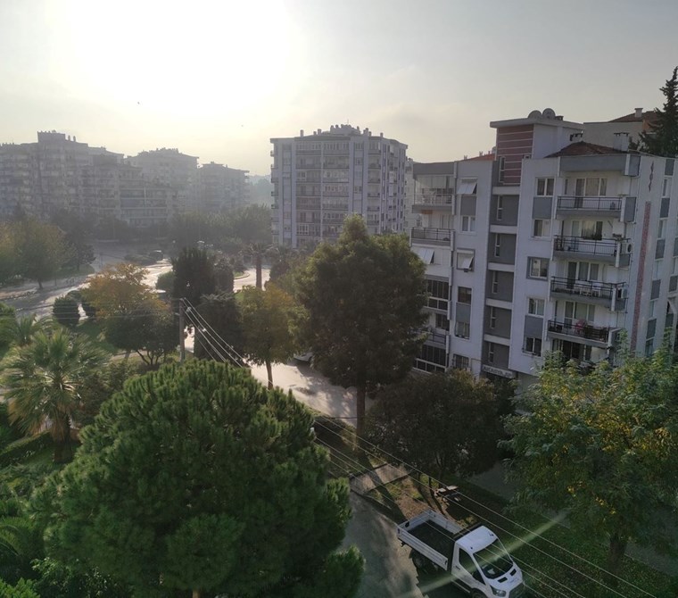 Asya'dan Yeni̇ Gi̇rne Pazar Yeri̇ Yakini 3+1 Ki̇ralik Ara Kat Dai̇re