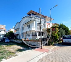 Didim Efeler Mahallesinde 4+1 Açık Mutfak Bahçeli Tripleks Villa
