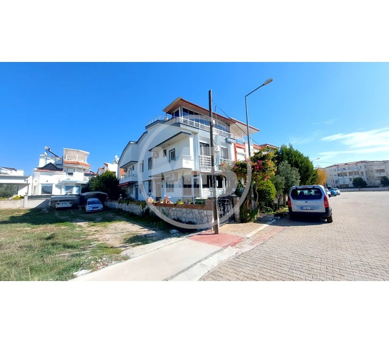 Didim Efeler Mahallesinde 4+1 Açık Mutfak Bahçeli Tripleks Villa