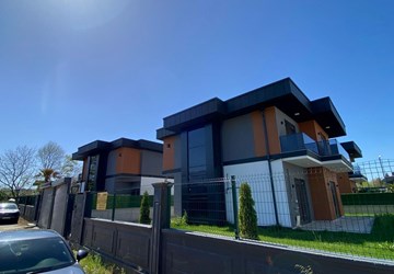 ALTIN EMLAK'TAN KARTEPE SARIMEŞE'DE MÜSTAKİL ARSA İÇİNDE SIFIR LÜKS VİLLA
