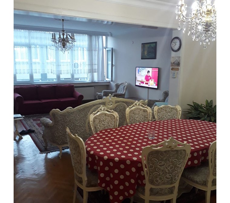 Emlak Live Ömerhayyam 165 m Asansor 2+1 temız full esyalı daire