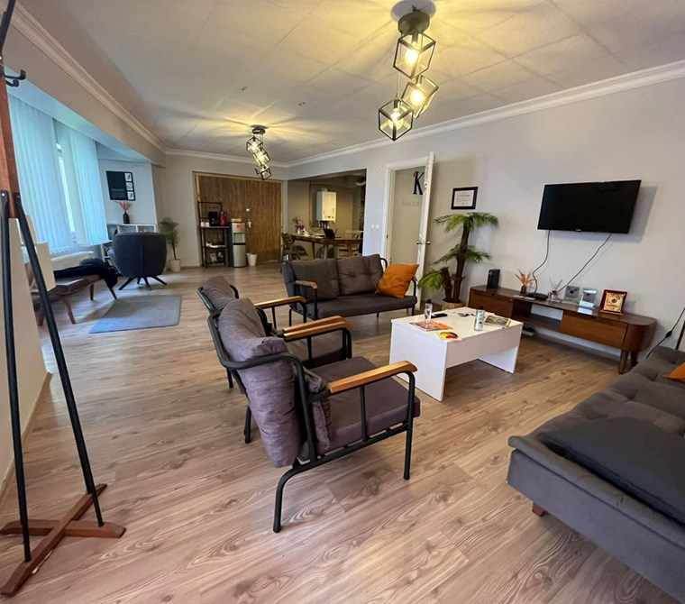 **ALEMDAR CADDE – HIZIR REİS OKULU KARŞISI YATIRIMA UYGUN SATILIK ÇATI DUBLEKS**