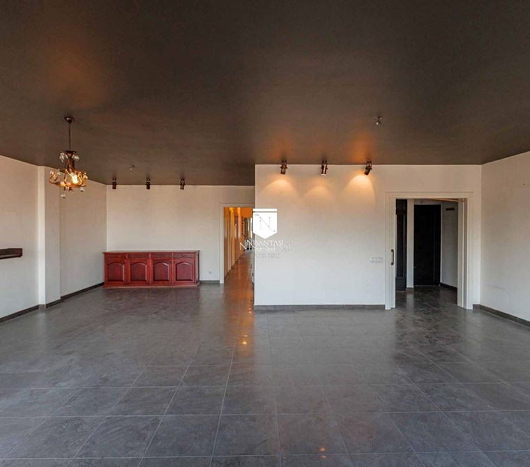 MID-FLOOR 3-BEDROOM APARTMENT WITH BOSPHORUS VIEW IN NİŞANTAŞI – SUITABLE FOR URBAN TRANSFORMATION